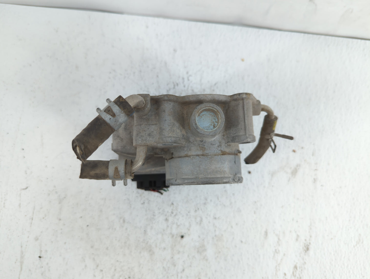 2006-2010 Scion Tc Throttle Body P/N:22030-0H031 22030-28071 Fits Fits 2006 2007 2008 2009 2010 2011 2012 2013 2014 2015 OEM