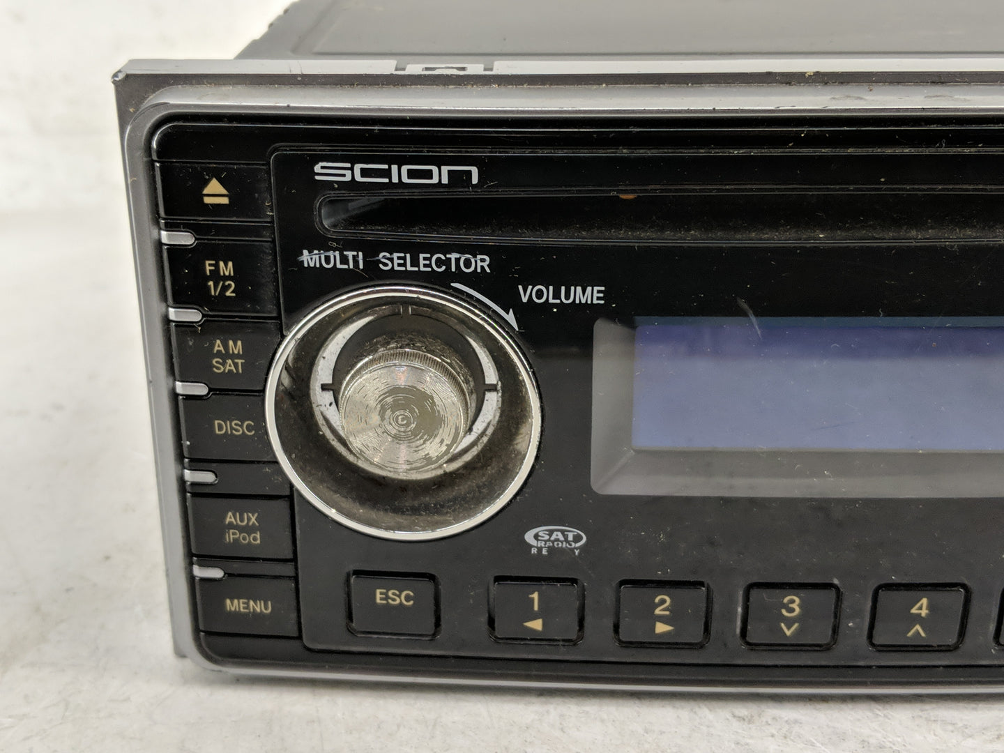 2008-2014 Scion Xb Radio AM FM Cd Player Receiver Replacement P/N:PT546-00081 PT545-00102 Fits OEM Used Auto Parts - Oemused