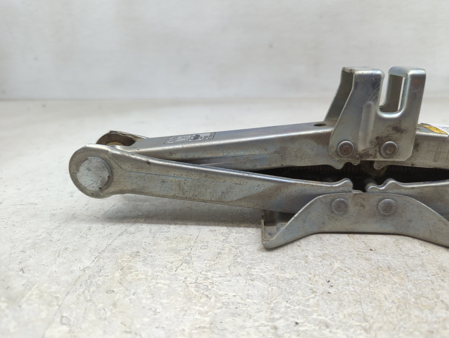 2010 Scion Xd Spare Scissor Car Jack - Oemusedautoparts1.com