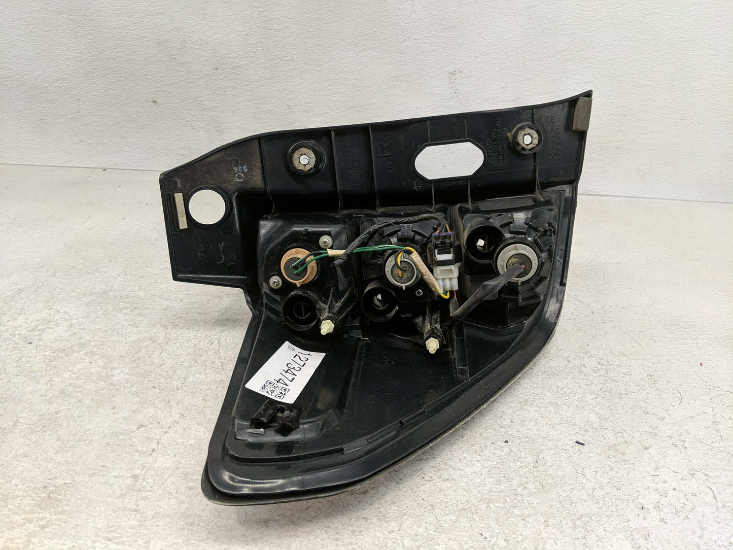 2010 Subaru Forester Tail Light Assembly Passenger Right OEM Fits OEM Used Auto Parts - Oemusedautoparts1.com