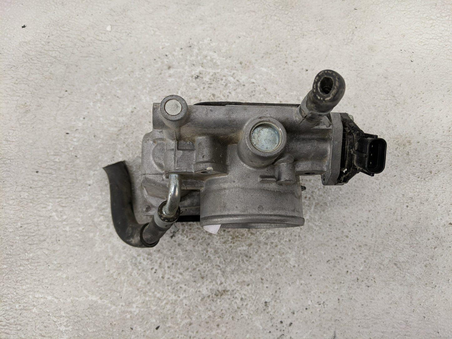 2006-2010 Subaru Forester Throttle Body P/N:16112AA300 Fits Fits 2006 2007 2008 2009 2010 OEM Used Auto Parts - Oemusedautop