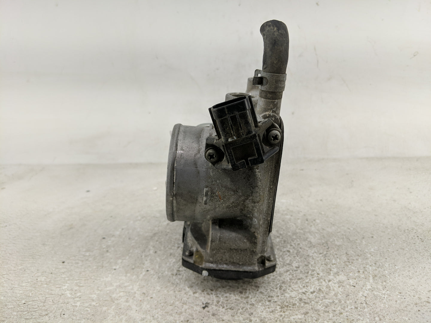 2006-2010 Subaru Forester Throttle Body P/N:16112AA300 Fits Fits 2006 2007 2008 2009 2010 OEM Used Auto Parts - Oemusedautop