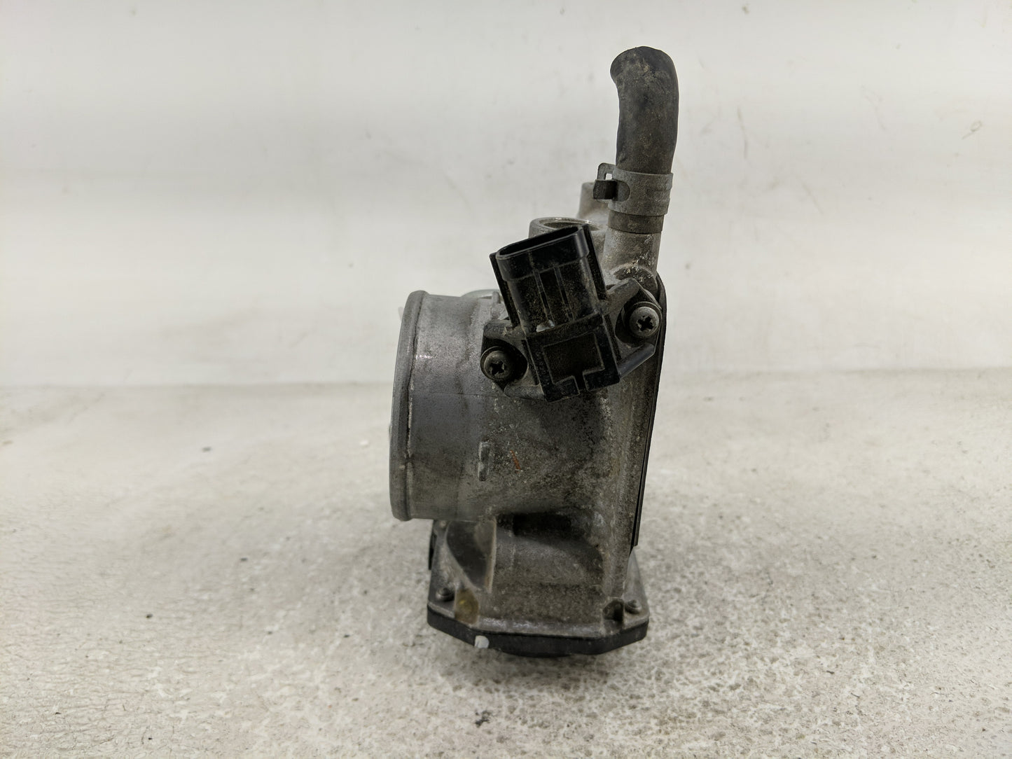 2006-2010 Subaru Forester Throttle Body P/N:16112AA300 Fits Fits 2006 2007 2008 2009 2010 OEM Used Auto Parts - Oemusedautop