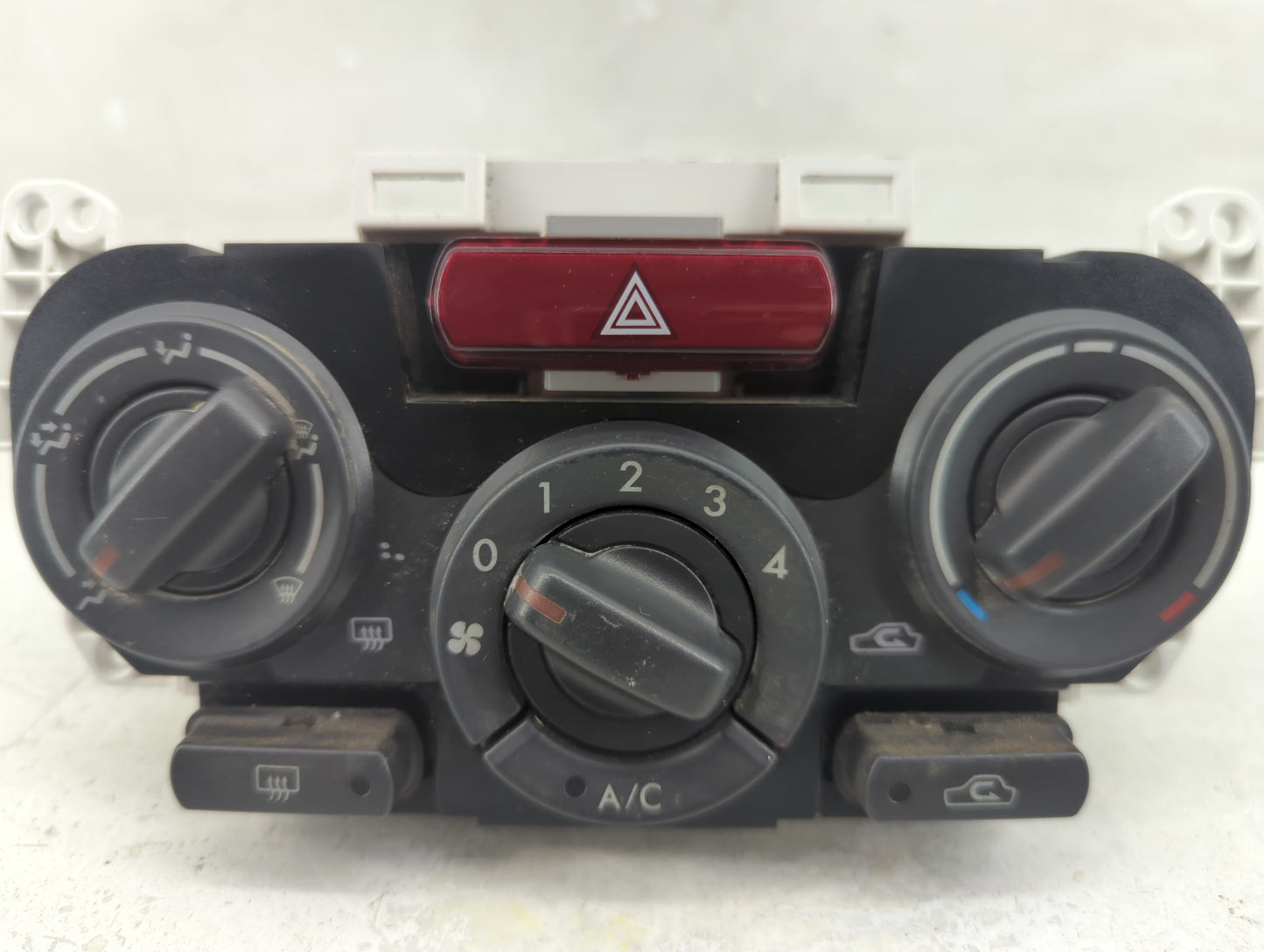 2010 Subaru Forester Climate Control Module Temperature AC/Heater Replacement P/N:72311SC011 Fits OEM Used Auto Parts - Oemu