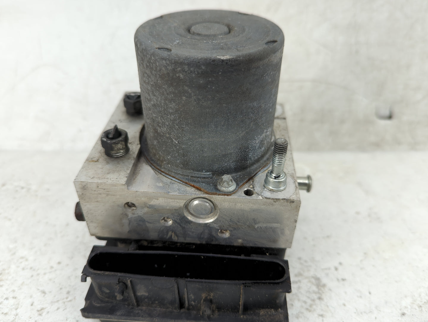 2009-2010 Subaru Forester ABS Pump Control Module Replacement P/N:0265230199 27536SC002 Fits Fits 2009 2010 OEM Used Auto Pa