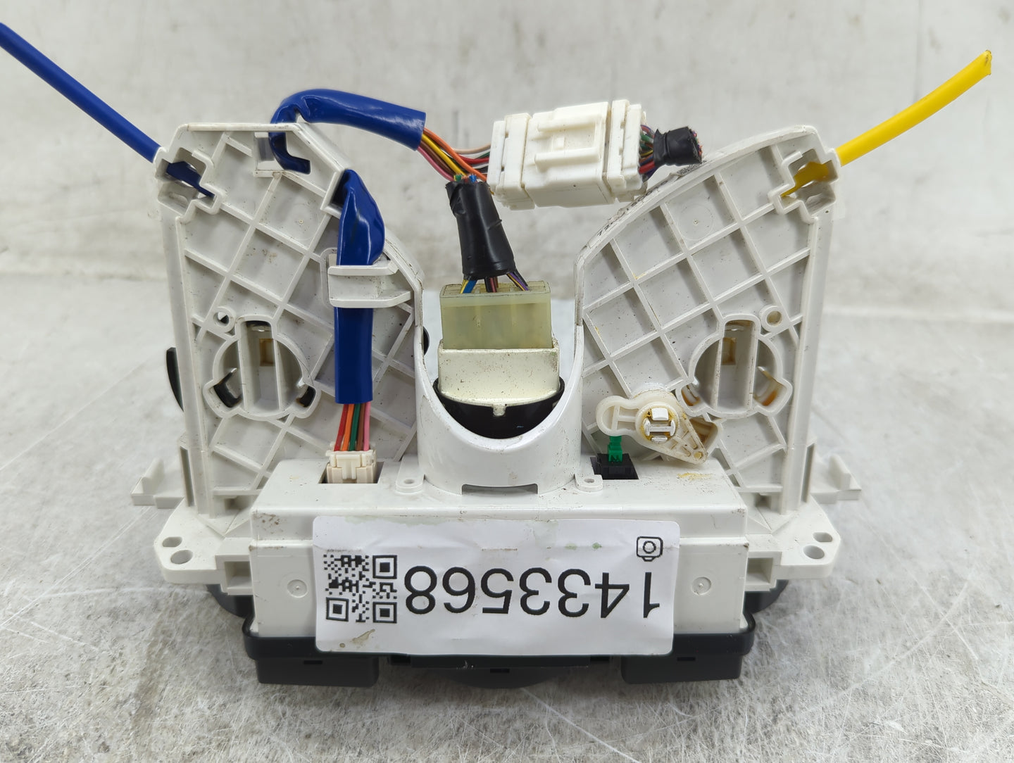 2010 Subaru Forester Climate Control Module Temperature AC/Heater Replacement P/N:502703-2504 Fits OEM Used Auto Parts - Oem
