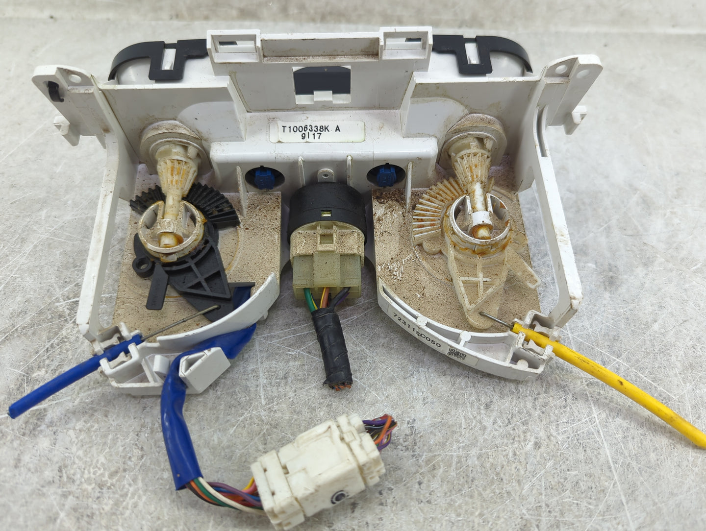2010 Subaru Forester Climate Control Module Temperature AC/Heater Replacement P/N:T1006338K 72311SC050 Fits OEM Used Auto Pa