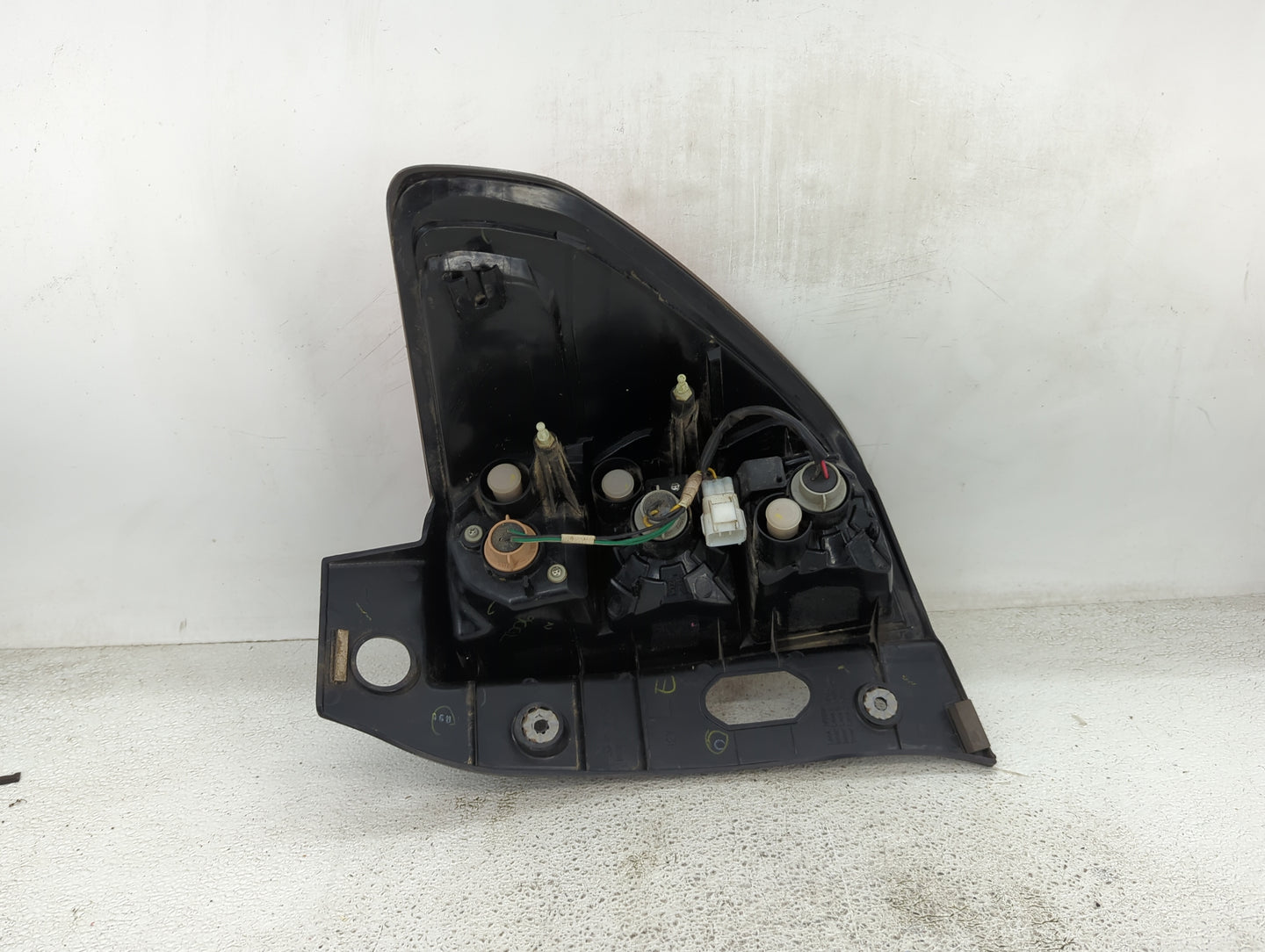 2010 Subaru Forester Tail Light Assembly Driver Left OEM Fits OEM Used Auto Parts - Oemusedautoparts1.com