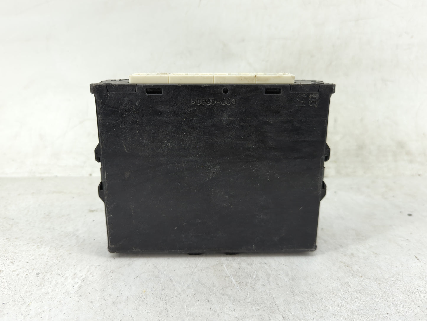 2010 Subaru Forester Body Control Module Bcm Inner Cabin Fuse Box - Oemusedautoparts1.com