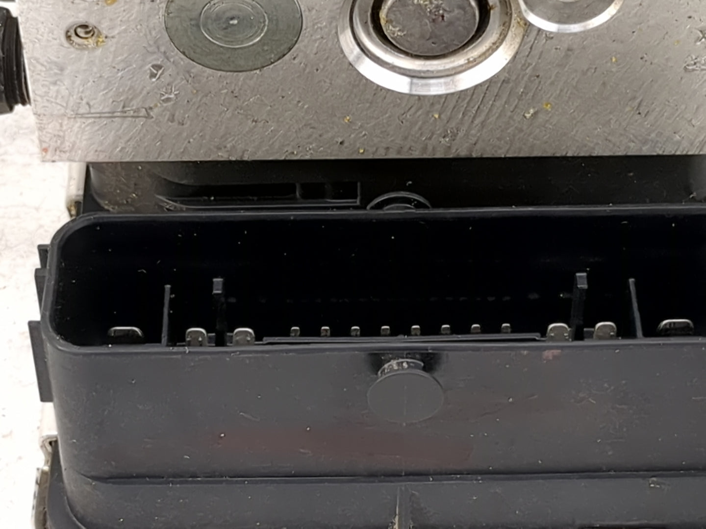 2009-2010 Subaru Forester ABS Pump Control Module Replacement P/N:806052300 25.0223-1416.4 Fits Fits 2009 2010 OEM Used Auto