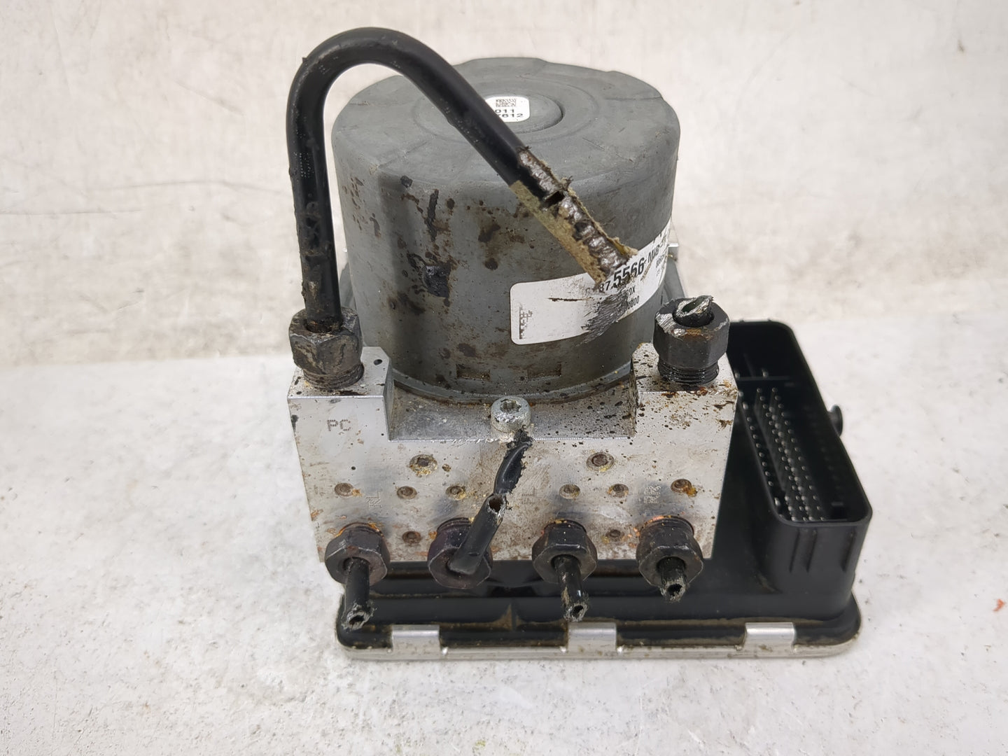 2009-2010 Subaru Forester ABS Pump Control Module Replacement P/N:806052300 25.0223-1416.4 Fits Fits 2009 2010 OEM Used Auto