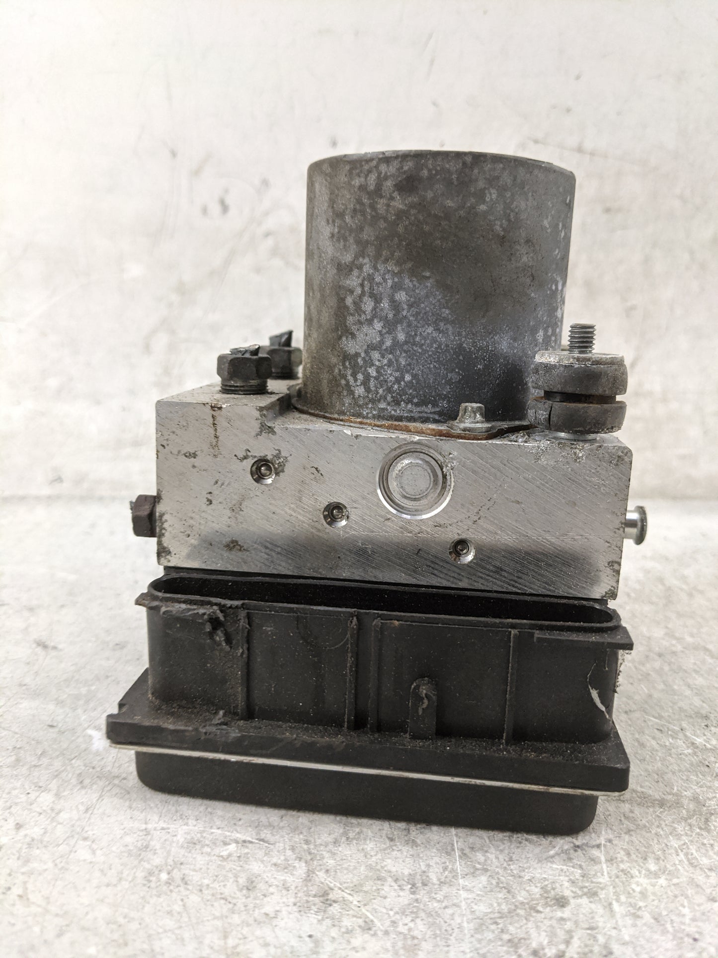 2009-2010 Subaru Forester ABS Pump Control Module Replacement P/N:0265239193 27536000002, 0265950923 Fits Fits 2009 2010 OEM