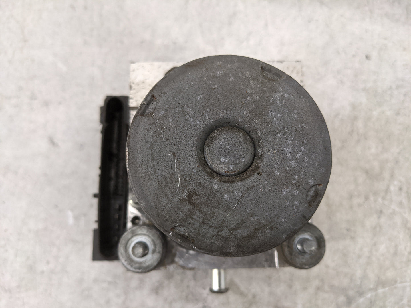 2009-2010 Subaru Forester ABS Pump Control Module Replacement P/N:0265239193 27536000002, 0265950923 Fits Fits 2009 2010 OEM
