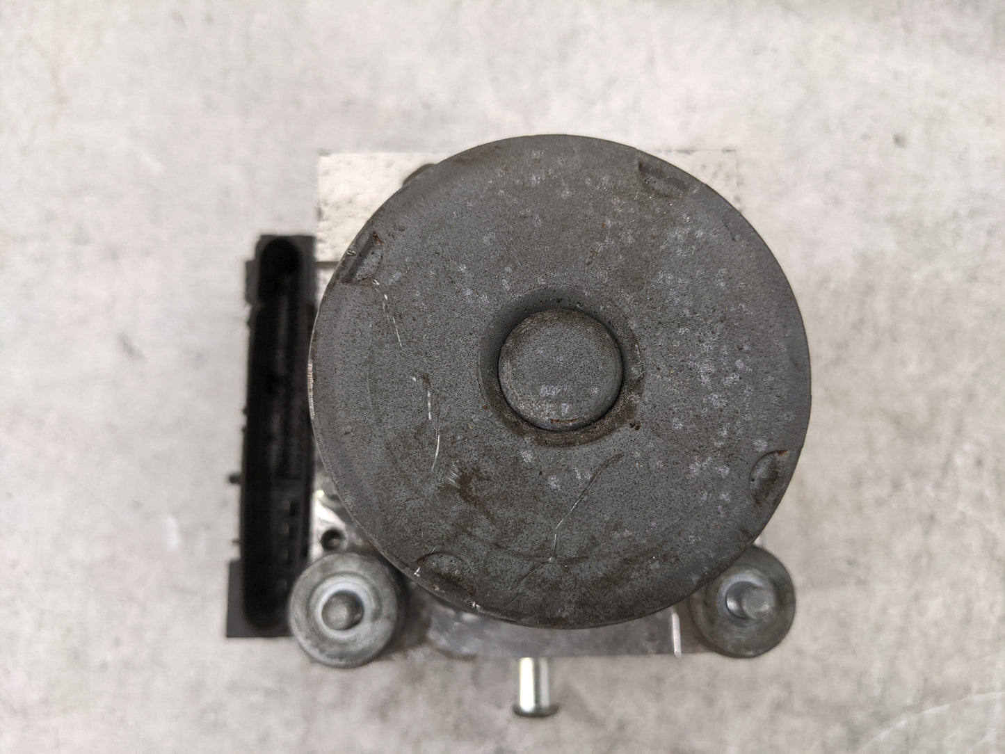 2009-2010 Subaru Forester ABS Pump Control Module Replacement P/N:0265239193 27536000002, 0265950923 Fits Fits 2009 2010 OEM