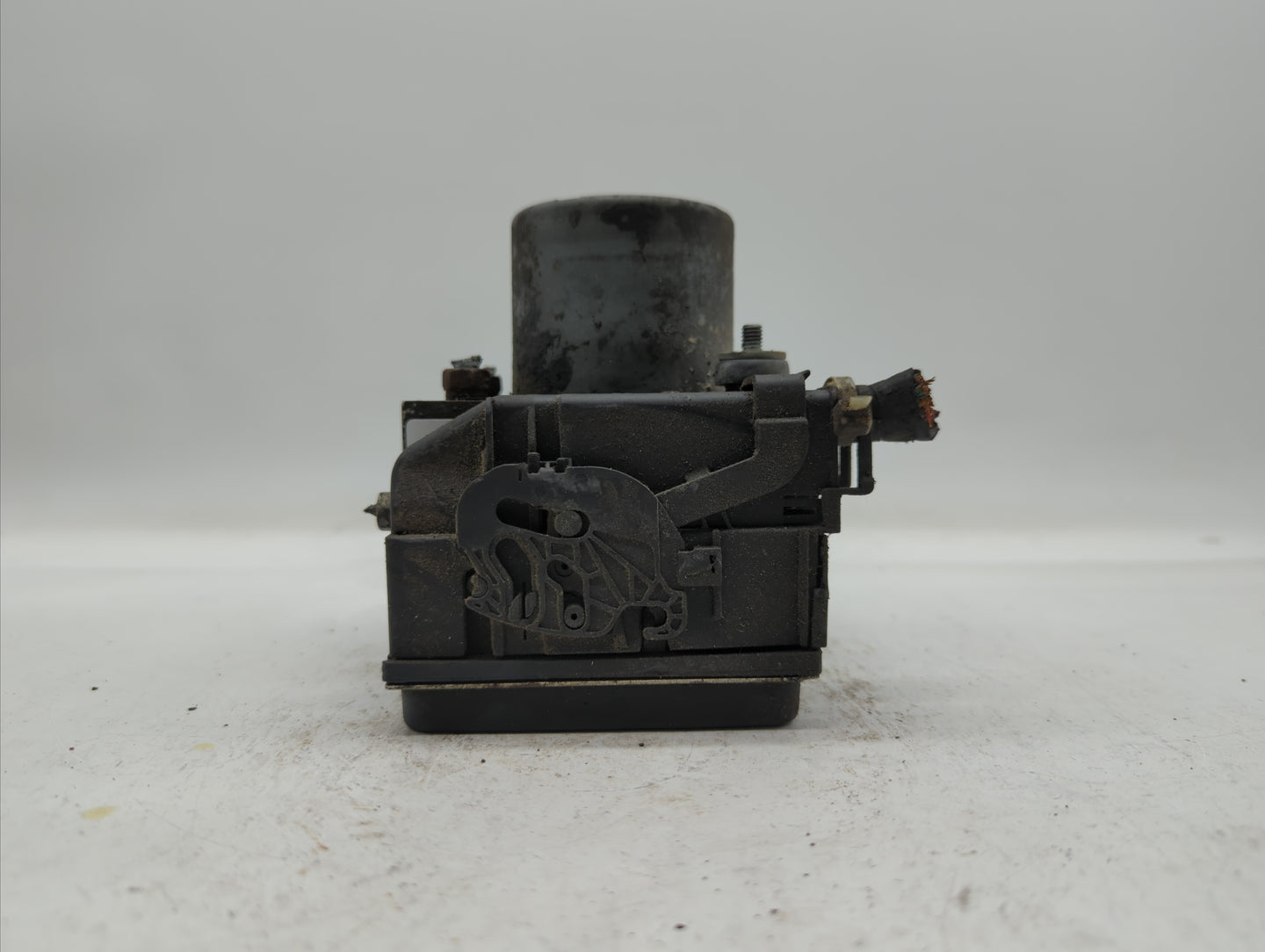 2009-2010 Subaru Forester ABS Pump Control Module Replacement P/N:27536SC012 Fits Fits 2009 2010 OEM Used Auto Parts - Oemus