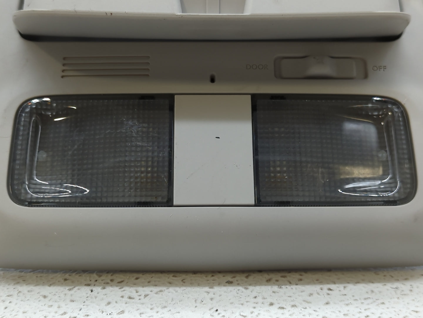 2010 Subaru Forester Overhead Roof Console Interior Dome Light Light Grey - Oemusedautoparts1.com