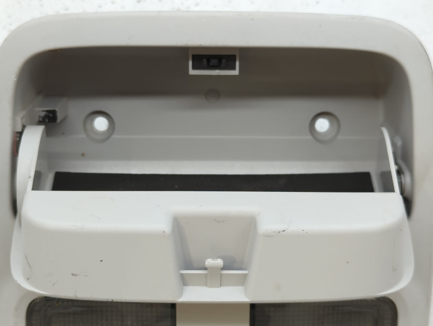 2010 Subaru Forester Overhead Roof Console Interior Dome Light Light Grey - Oemusedautoparts1.com