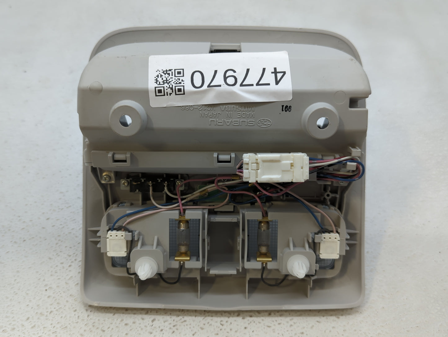 2010 Subaru Forester Overhead Roof Console Interior Dome Light Light Grey - Oemusedautoparts1.com
