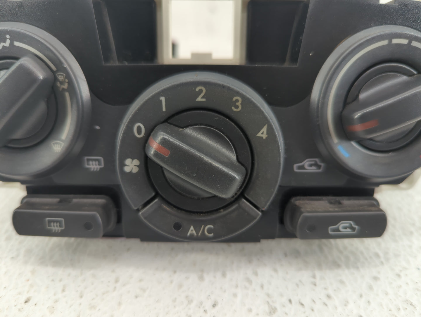 2010 Subaru Forester Climate Control Module Temperature AC/Heater Replacement P/N:5027032504 Fits OEM Used Auto Parts - Oemu