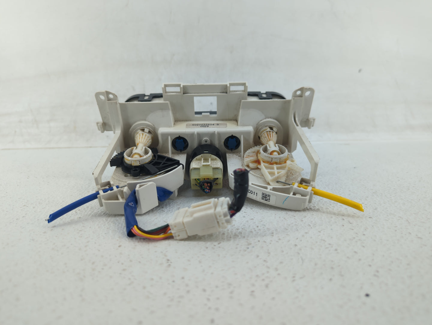 2010 Subaru Forester Climate Control Module Temperature AC/Heater Replacement P/N:5027032504 Fits OEM Used Auto Parts - Oemu