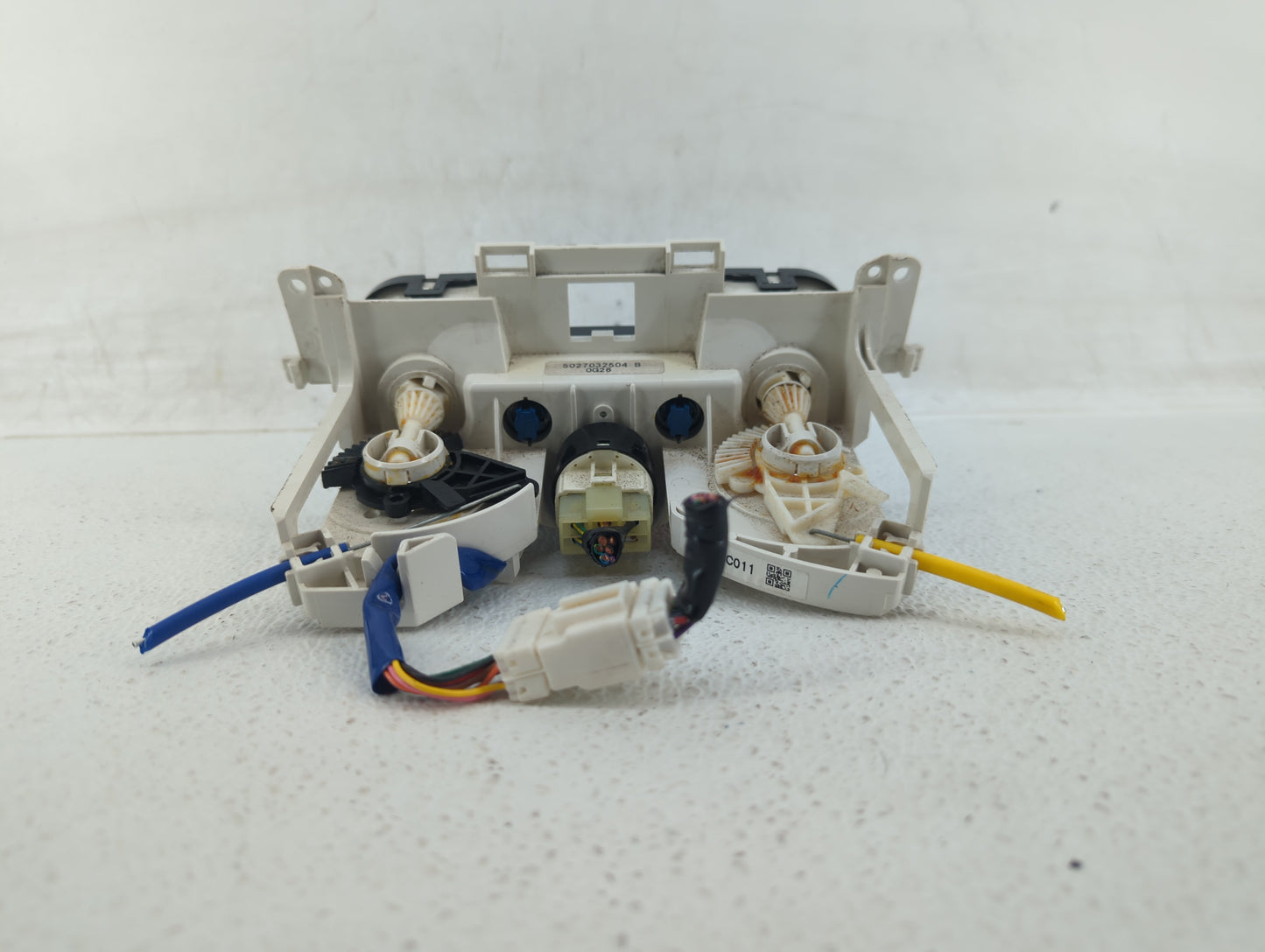 2010 Subaru Forester Climate Control Module Temperature AC/Heater Replacement P/N:5027032504 Fits OEM Used Auto Parts - Oemu