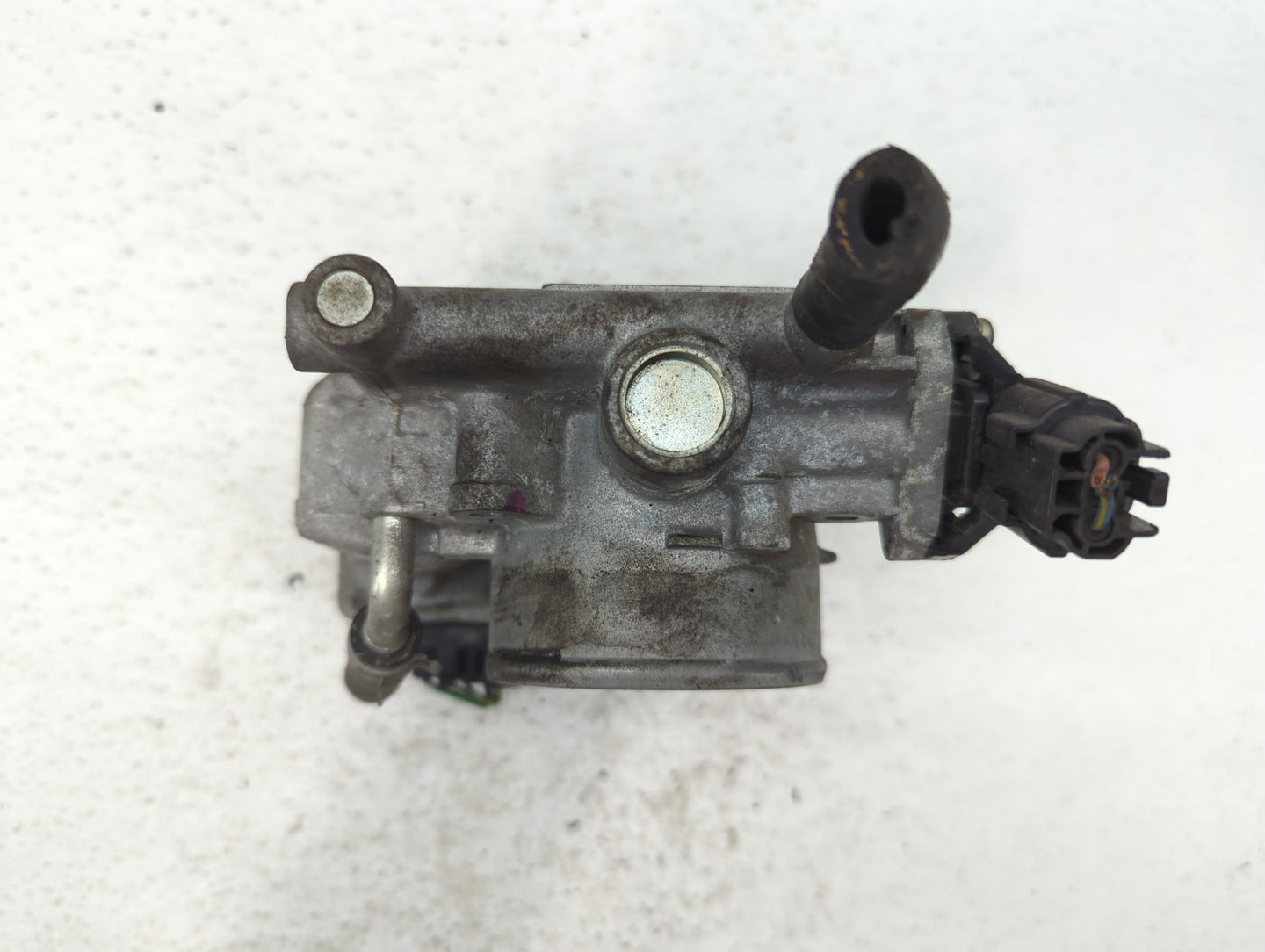 2010 Subaru Forester Throttle Body P/N:5M22 0862 Fits Fits 2006 2007 2008 2009 OEM Used Auto Parts - Oemusedautoparts1.com