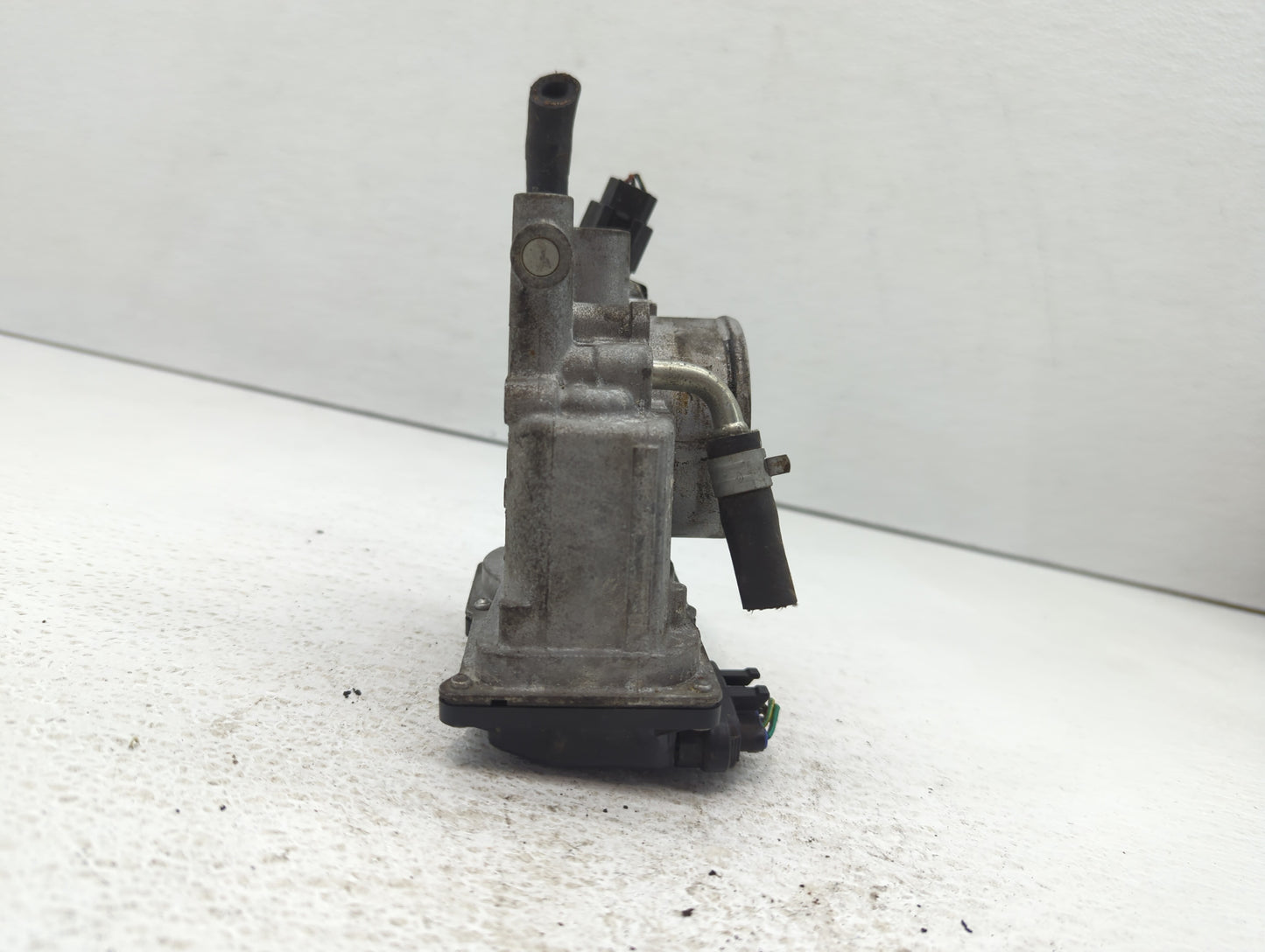 2010 Subaru Forester Throttle Body P/N:5M22 0862 Fits Fits 2006 2007 2008 2009 OEM Used Auto Parts - Oemusedautoparts1.com