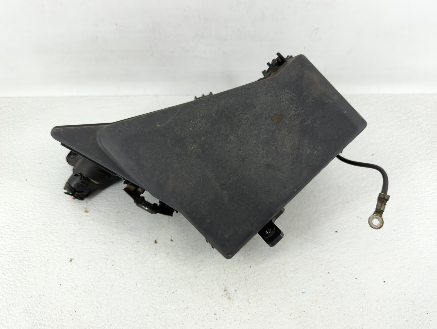 2010-2013 Subaru Forester Fusebox Fuse Box Panel Relay Module P/N:MB100200B Fits Fits 2010 2011 2012 2013 OEM Used Auto Part