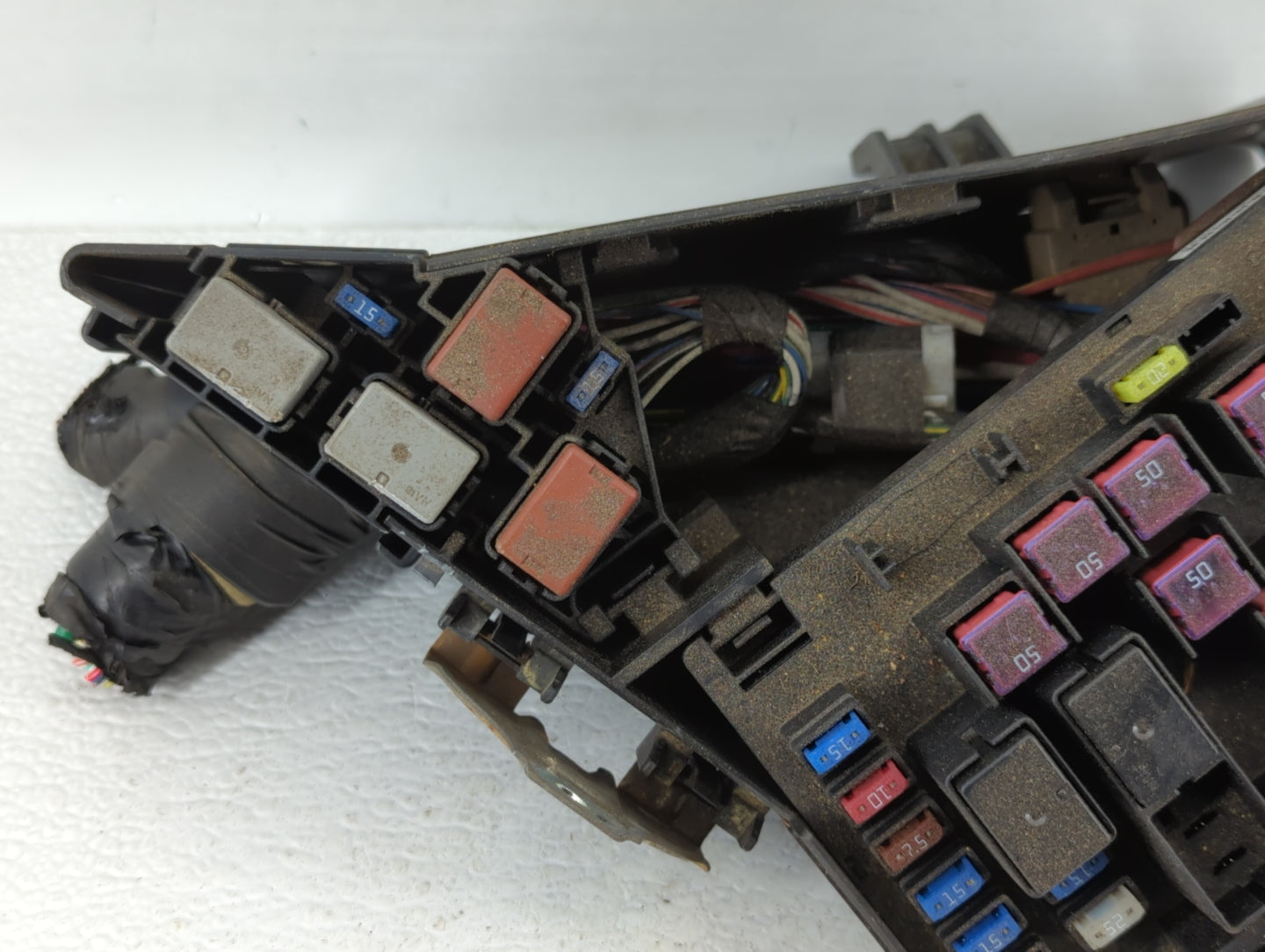 2010-2013 Subaru Forester Fusebox Fuse Box Panel Relay Module P/N:MB100200B Fits Fits 2010 2011 2012 2013 OEM Used Auto Part