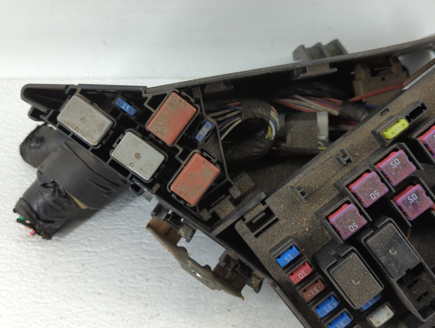 2010-2013 Subaru Forester Fusebox Fuse Box Panel Relay Module P/N:MB100200B Fits Fits 2010 2011 2012 2013 OEM Used Auto Part