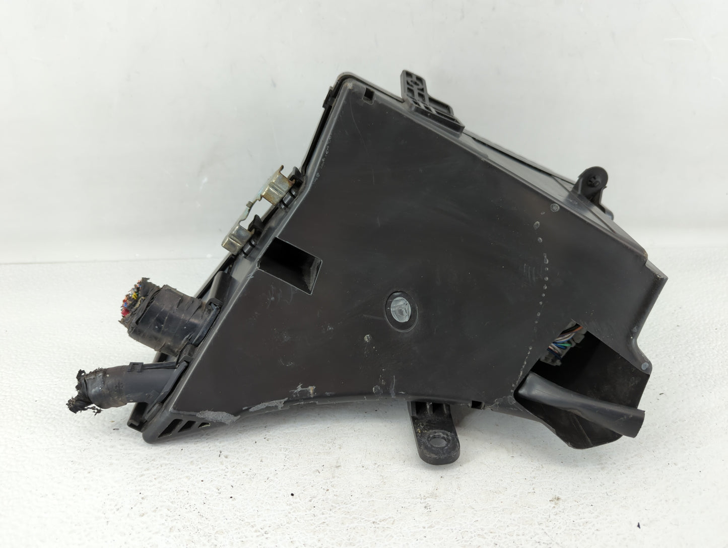 2010-2013 Subaru Forester Fusebox Fuse Box Panel Relay Module P/N:MB100200B Fits Fits 2010 2011 2012 2013 OEM Used Auto Part