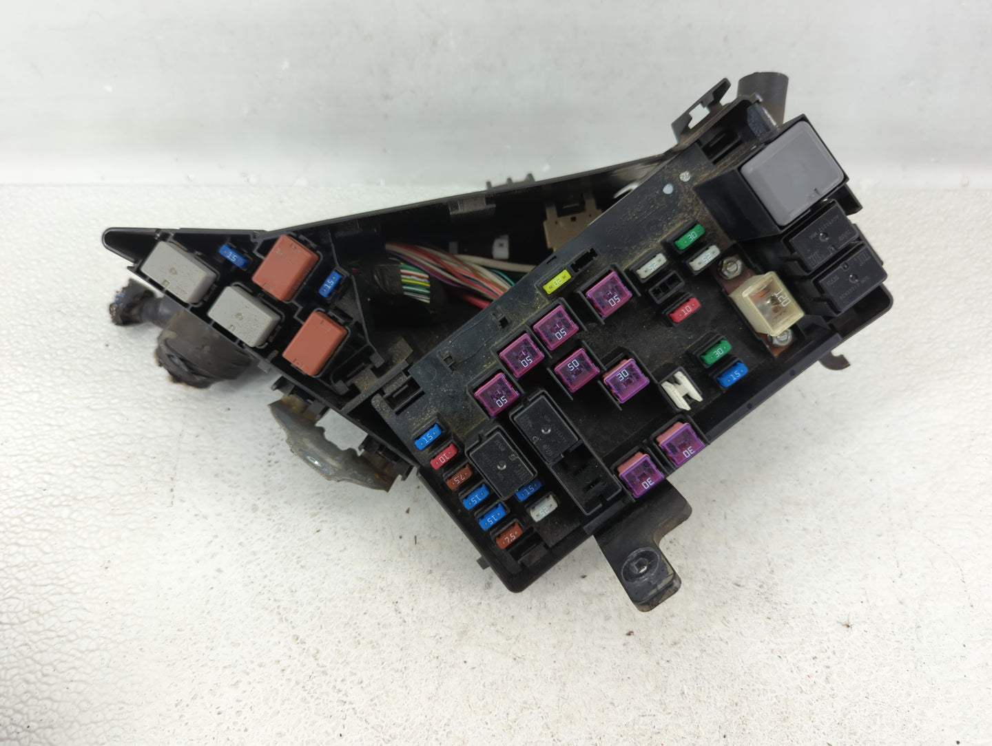 2010-2013 Subaru Forester Fusebox Fuse Box Panel Relay Module P/N:MB100200B Fits Fits 2010 2011 2012 2013 OEM Used Auto Part