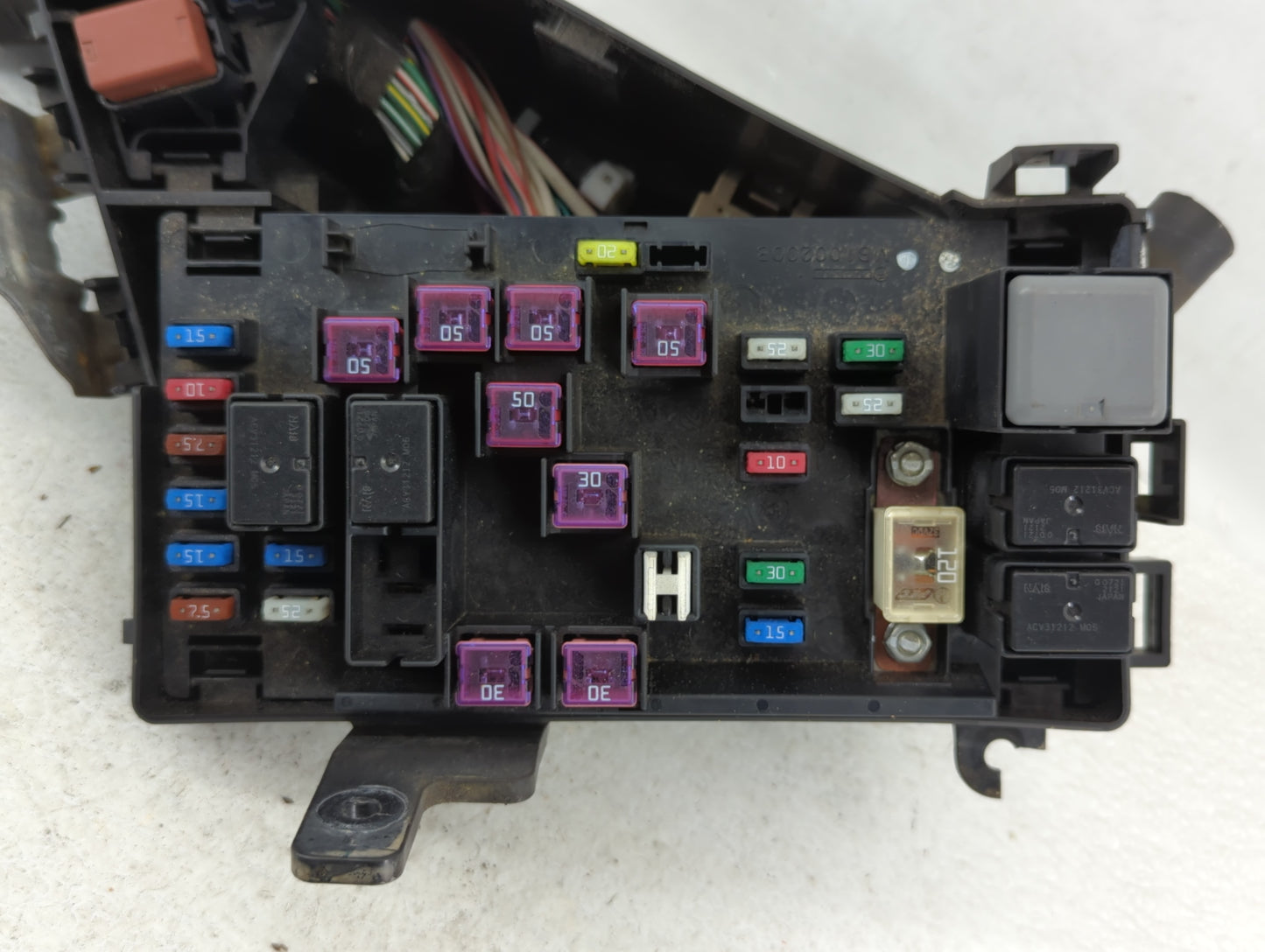 2010-2013 Subaru Forester Fusebox Fuse Box Panel Relay Module P/N:MB100200B Fits Fits 2010 2011 2012 2013 OEM Used Auto Part