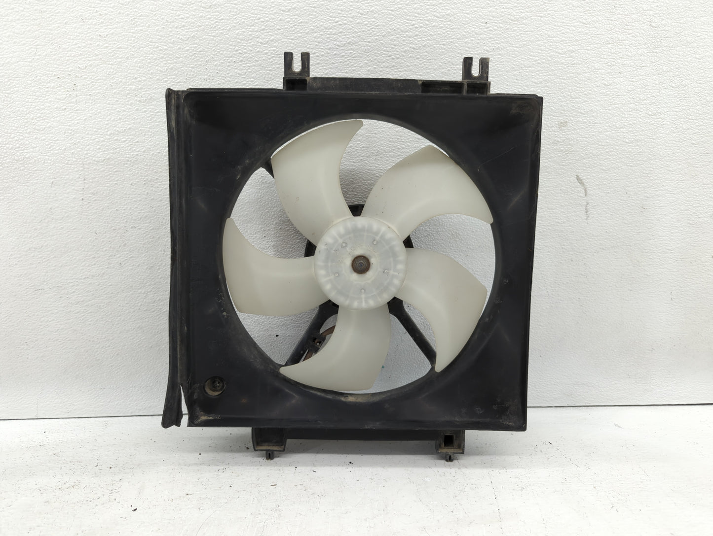 Subaru Forester Left Radiator Fan Motor Assembly Cream 613015 - Oemusedautoparts1.com