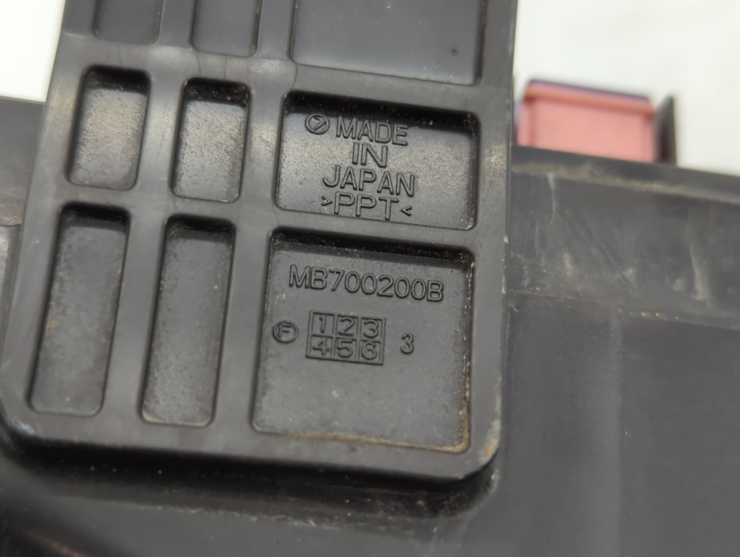 2010-2013 Subaru Forester Fusebox Fuse Box Panel Relay Module P/N:MB700200B Fits Fits 2010 2011 2012 2013 OEM Used Auto Part