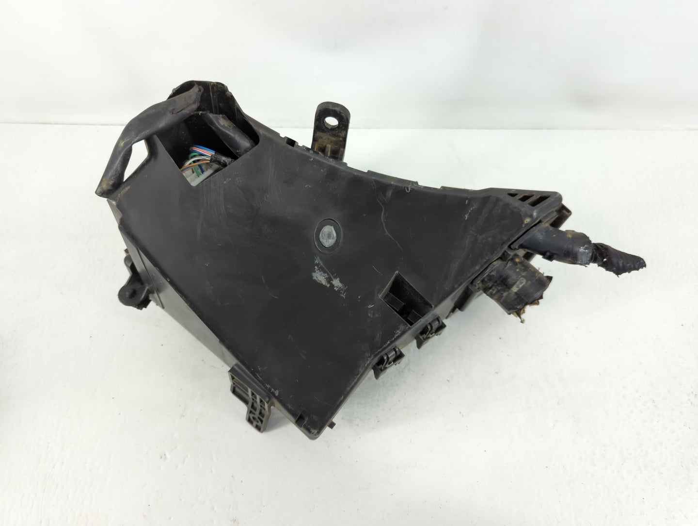 2010-2013 Subaru Forester Fusebox Fuse Box Panel Relay Module P/N:MB502000B Fits Fits 2010 2011 2012 2013 OEM Used Auto Part