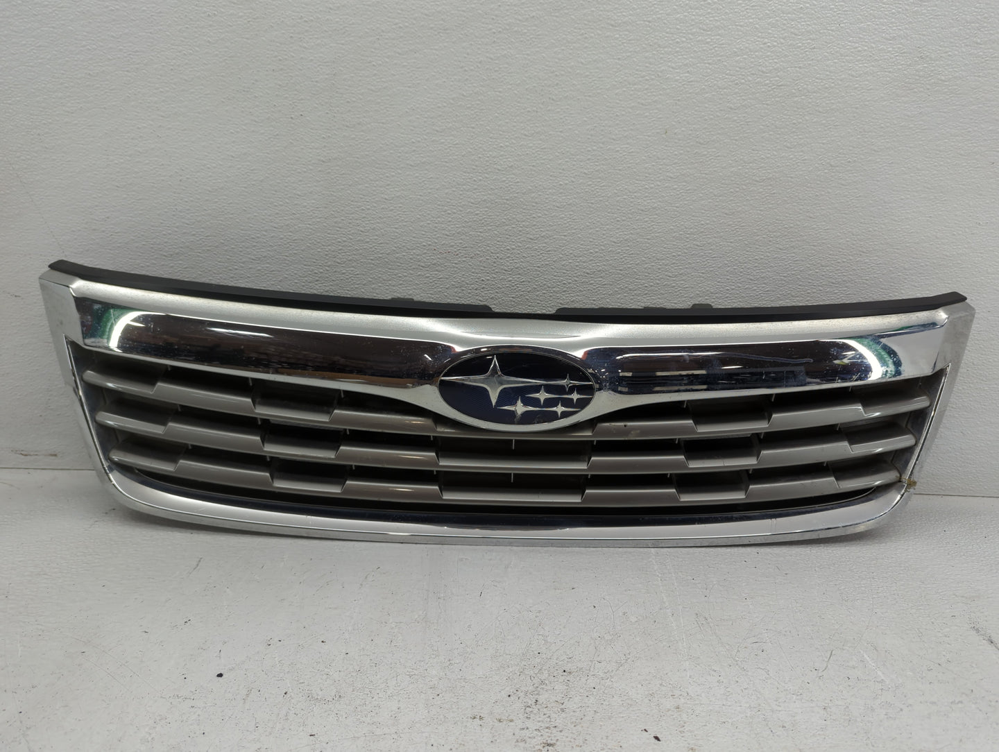 2010 Subaru Forester Front Grille Bumper Not Included - Oemusedautoparts1.com