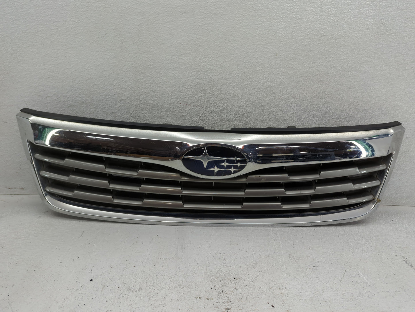 2010 Subaru Forester Front Grille Bumper Not Included - Oemusedautoparts1.com