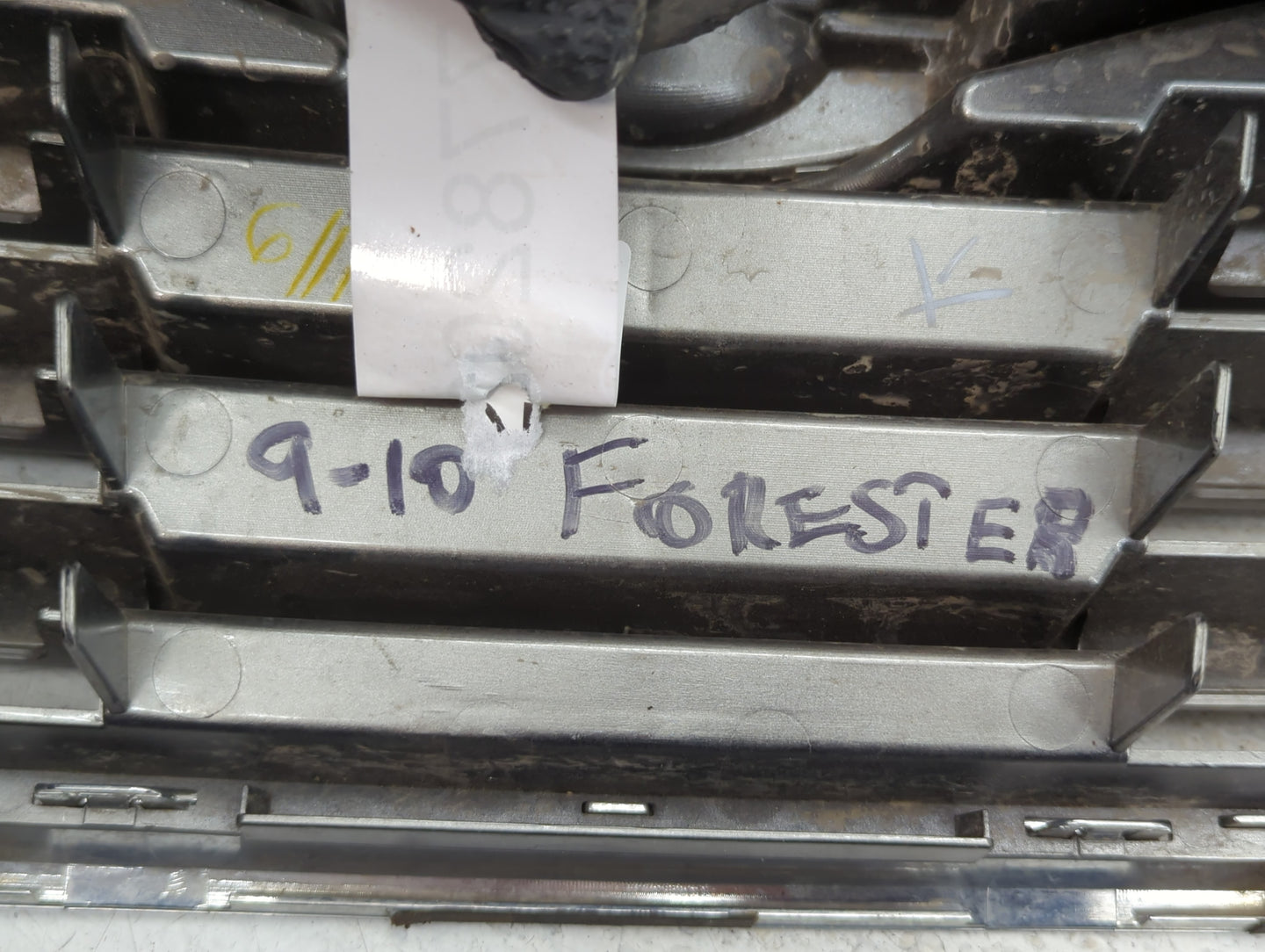 2010 Subaru Forester Front Grille Bumper Not Included - Oemusedautoparts1.com