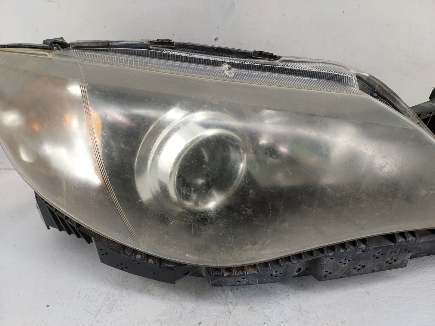 2008-2011 Subaru Impreza Driver Left Oem Head Light Headlight Lamp - Oemusedautoparts1.com