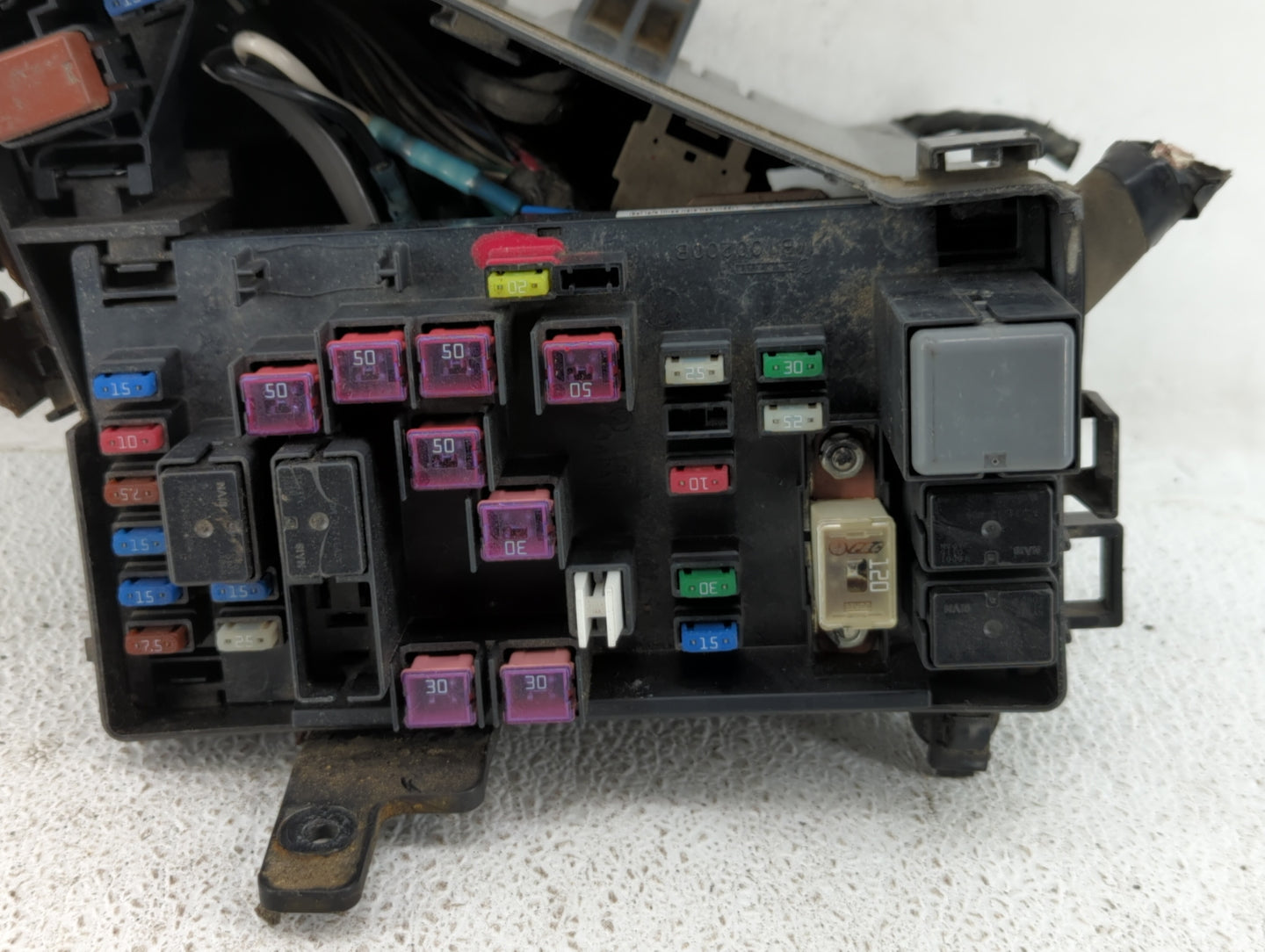2008-2011 Subaru Impreza Fusebox Fuse Box Panel Relay Module P/N:MB502095B MB502071B, MB100200B Fits Fits 2008 2009 2010 201