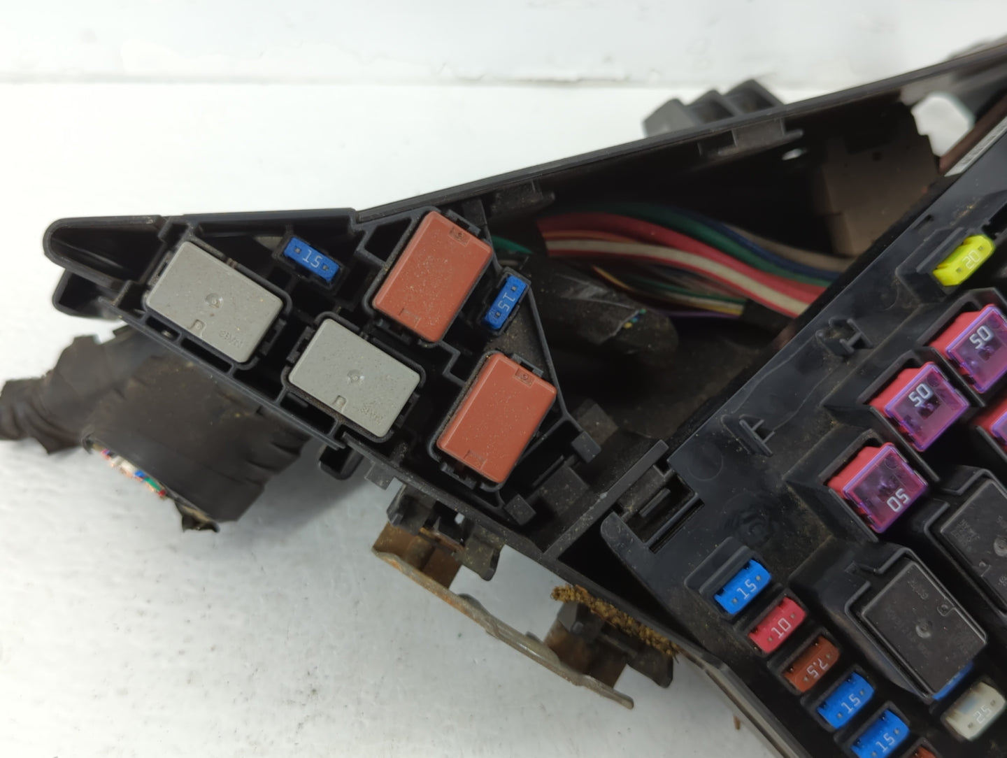 2008-2011 Subaru Impreza Fusebox Fuse Box Panel Relay Module P/N:MB100200B Fits Fits 2008 2009 2010 2011 OEM Used Auto Parts