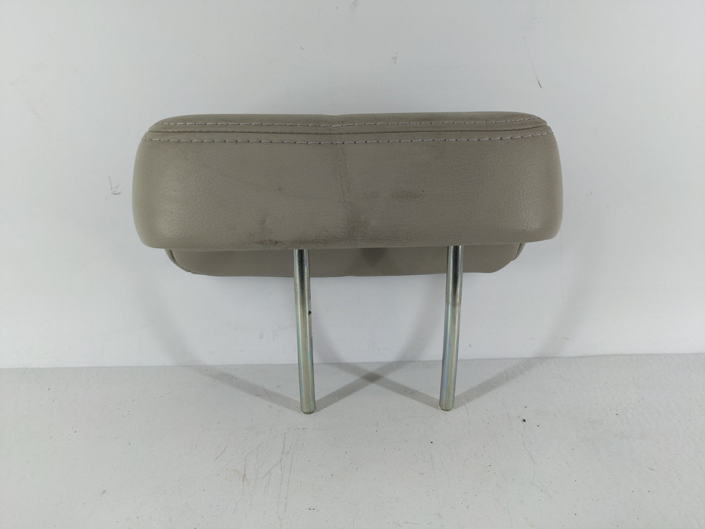 2010 Subaru Legacy Headrest Head Rest Rear Center Seat Fits OEM Used Auto Parts - Oemusedautoparts1.com
