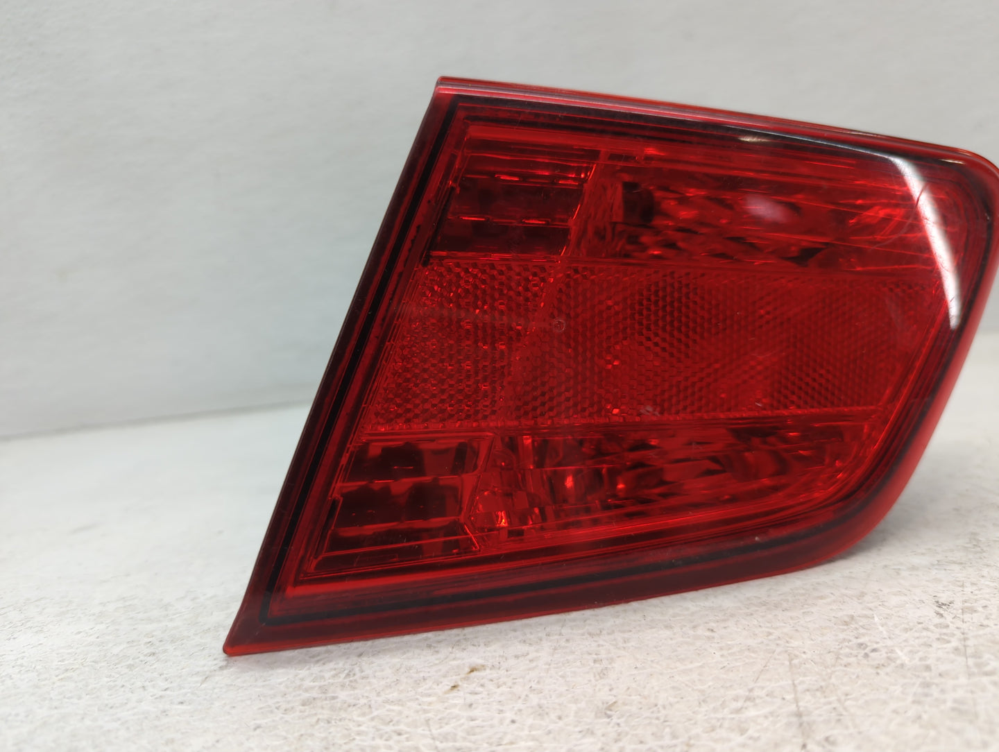 2010-2014 Subaru Legacy Tail Light Assembly Passenger Right OEM P/N:2PA 946 099 Fits Fits 2010 2011 2012 2013 2014 OEM Used 