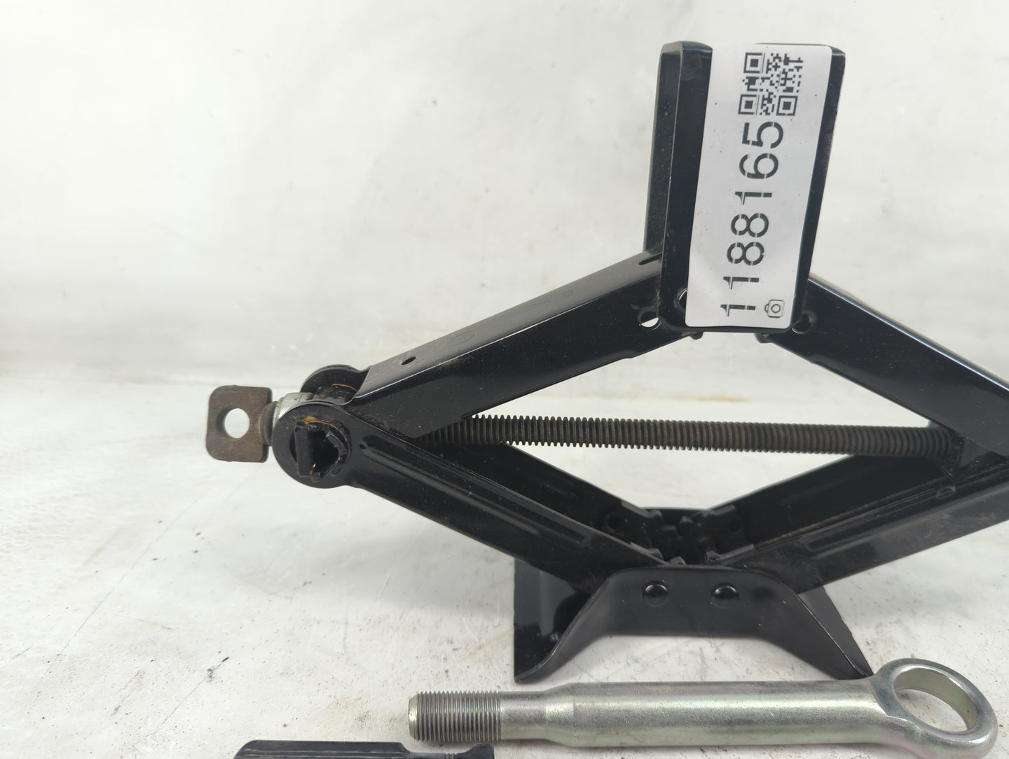 2010 Subaru Legacy Spare Scissor Car Jack - Oemusedautoparts1.com