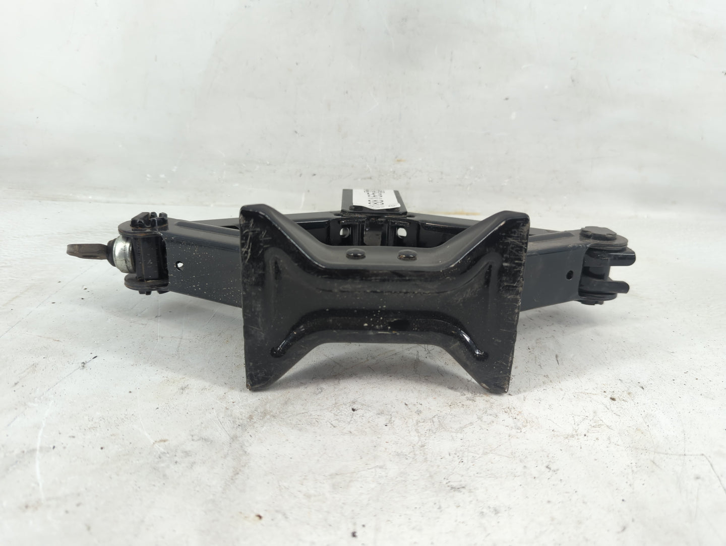 2010 Subaru Legacy Spare Scissor Car Jack - Oemusedautoparts1.com