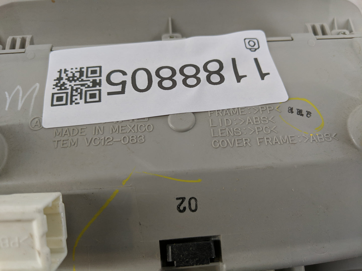 2010-2012 Subaru Legacy Overhead Roof Console 1188805 - Oemusedautoparts1.com