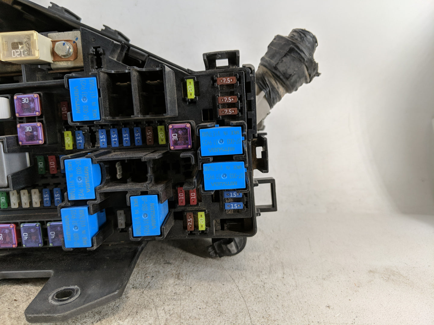 2010-2014 Subaru Legacy Fusebox Fuse Box Panel Relay Module Fits Fits 2010 2011 2012 2013 2014 OEM Used Auto Parts - Oemused