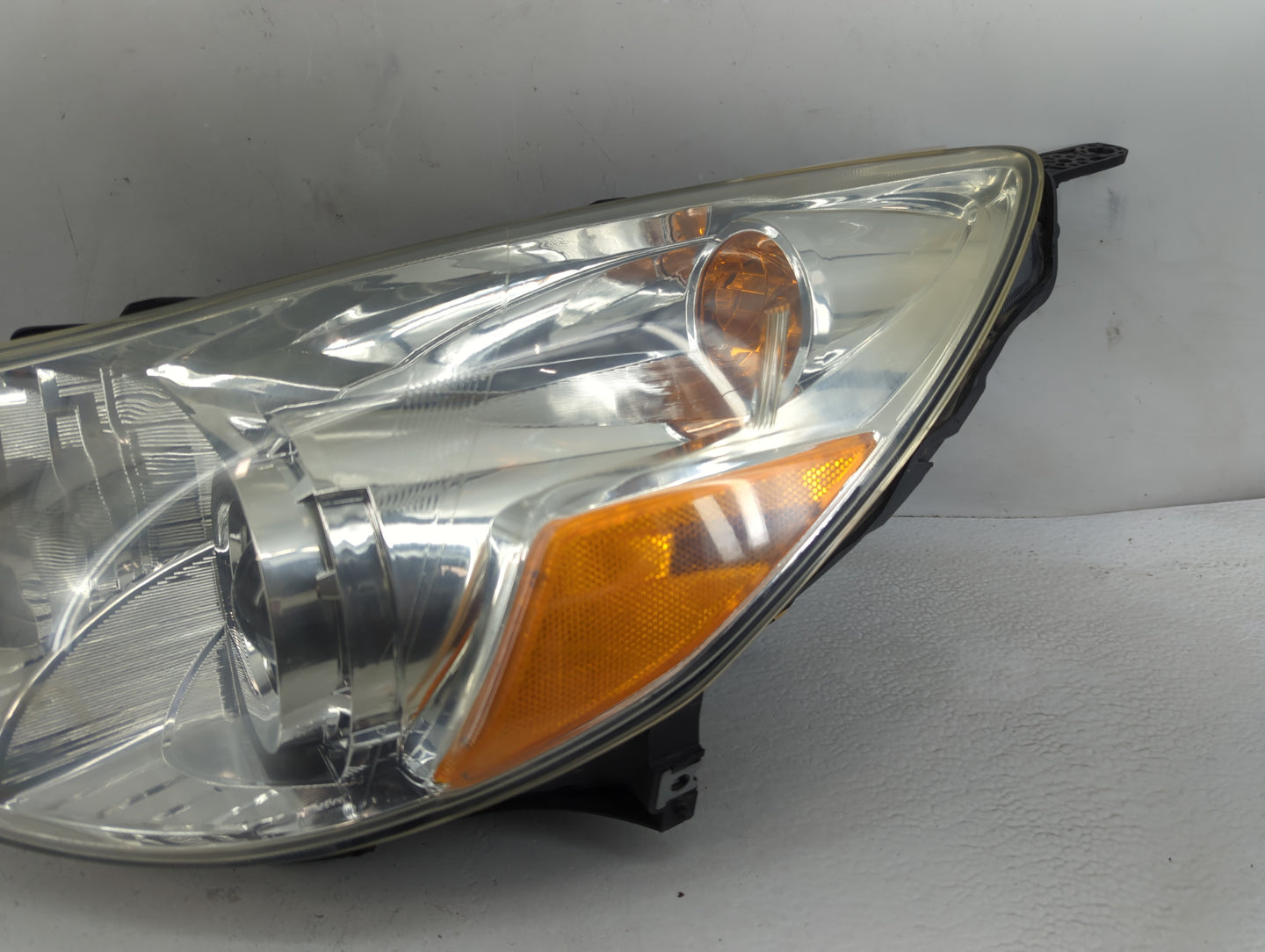 2010-2012 Subaru Legacy Driver Left Oem Head Light Headlight Lamp - Oemusedautoparts1.com