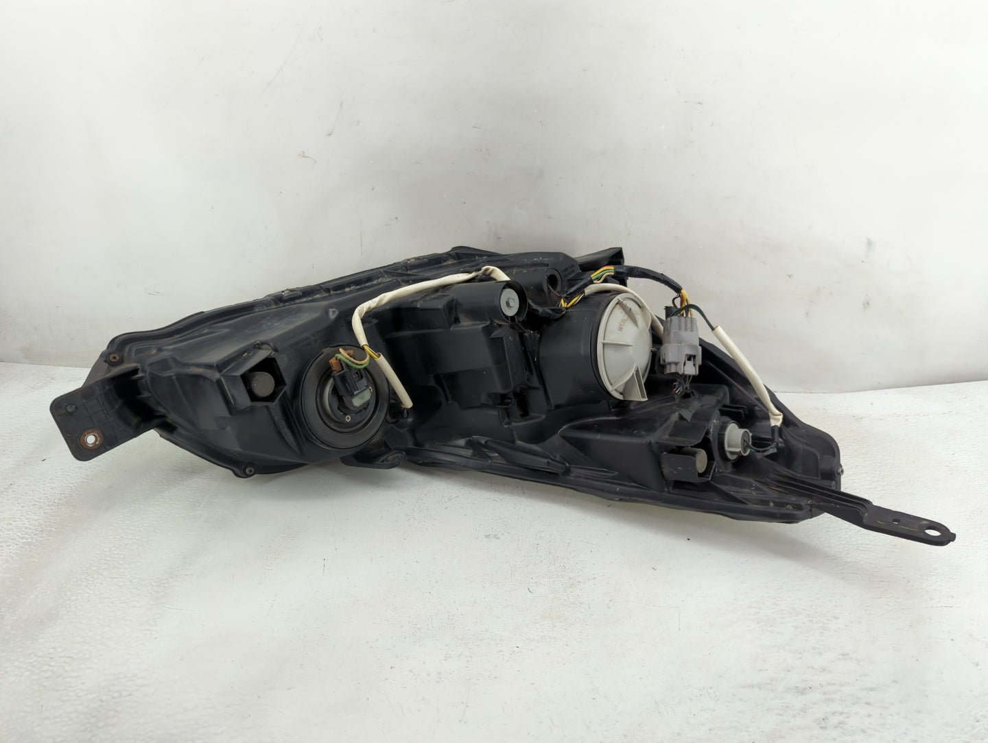 2010-2012 Subaru Legacy Driver Left Oem Head Light Headlight Lamp - Oemusedautoparts1.com